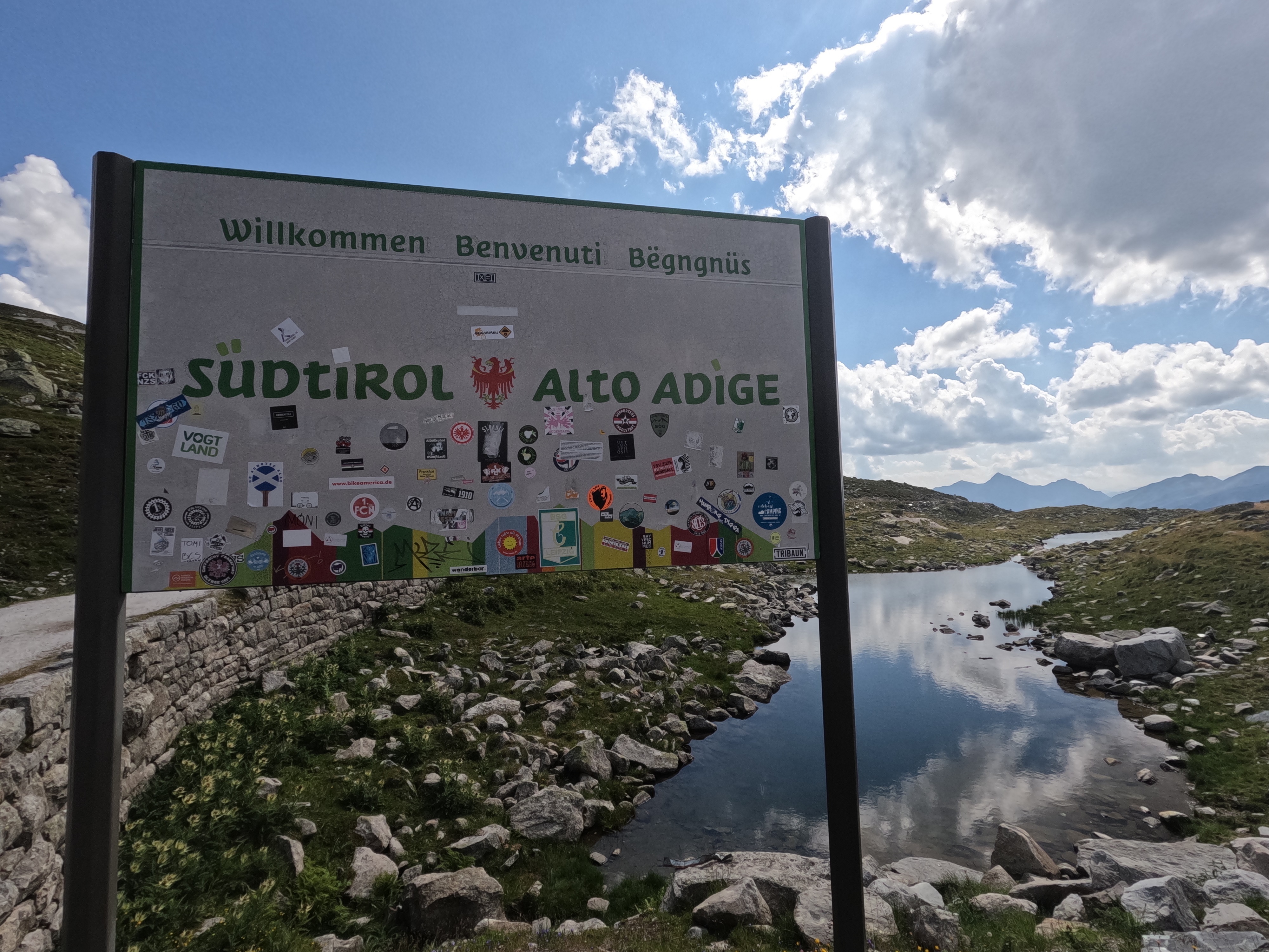 Cover image for Alpencross nach Venedig: Mit dem Fahrrad von der Haustür bis ans Meer
